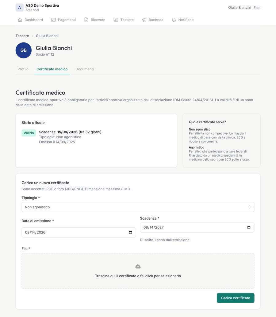 Sezione certificato medico nell'area socio con stato attuale e modulo di caricamento del nuovo certificato
