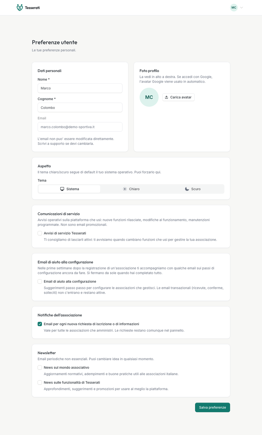Preferenze utente con la sezione Notifiche dell'associazione e la casella Email per ogni nuova richiesta di iscrizione o di informazioni