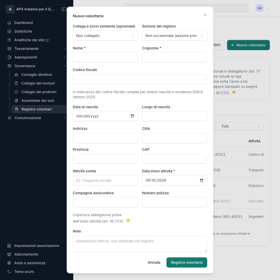 Modulo di registrazione di un nuovo volontario con collegamento al socio, sezione del registro, anagrafica, attività, data di inizio e assicurazione